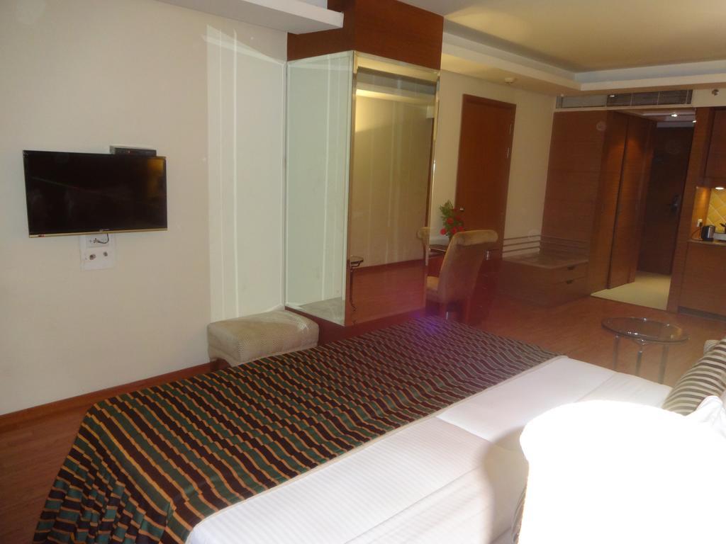 Ohris Banjara Hotel Hyderabad Eksteriør billede
